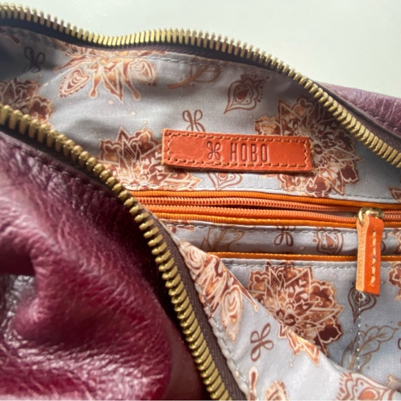 HOBO | Lennox Leather Shoulder Bag - Picture 6 of 8